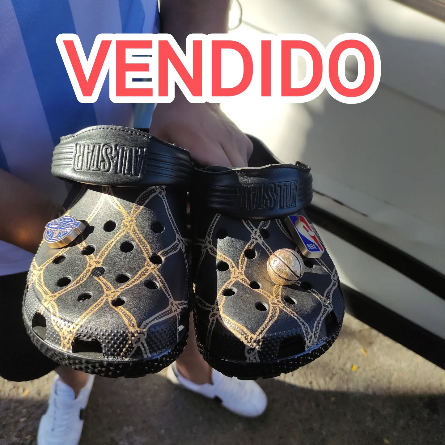 www.lkstore.cl
Grx Jeanpierre por la confianza depositada en nuestros artículos Crocs NBA ALL STAR desde la comuna de Santiago... #lkstore #lknicks_store #
#Seguimosdandosolucionesasusnecesidadesdeportivas